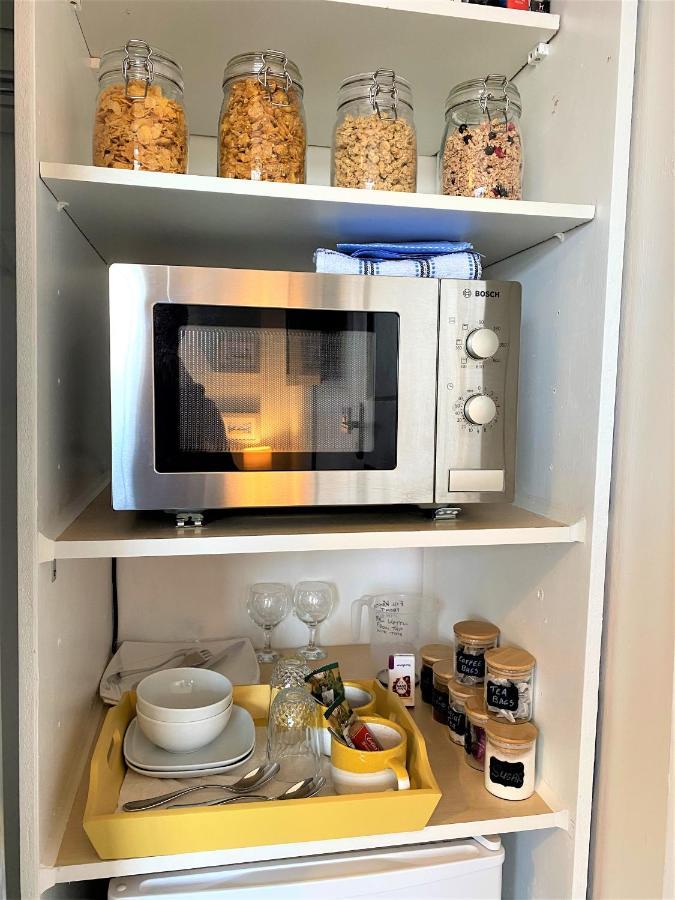 En-Suite Nook Near Forest & Sea, Super Value With Fridge, Microwave And Tv Lymington Exteriör bild