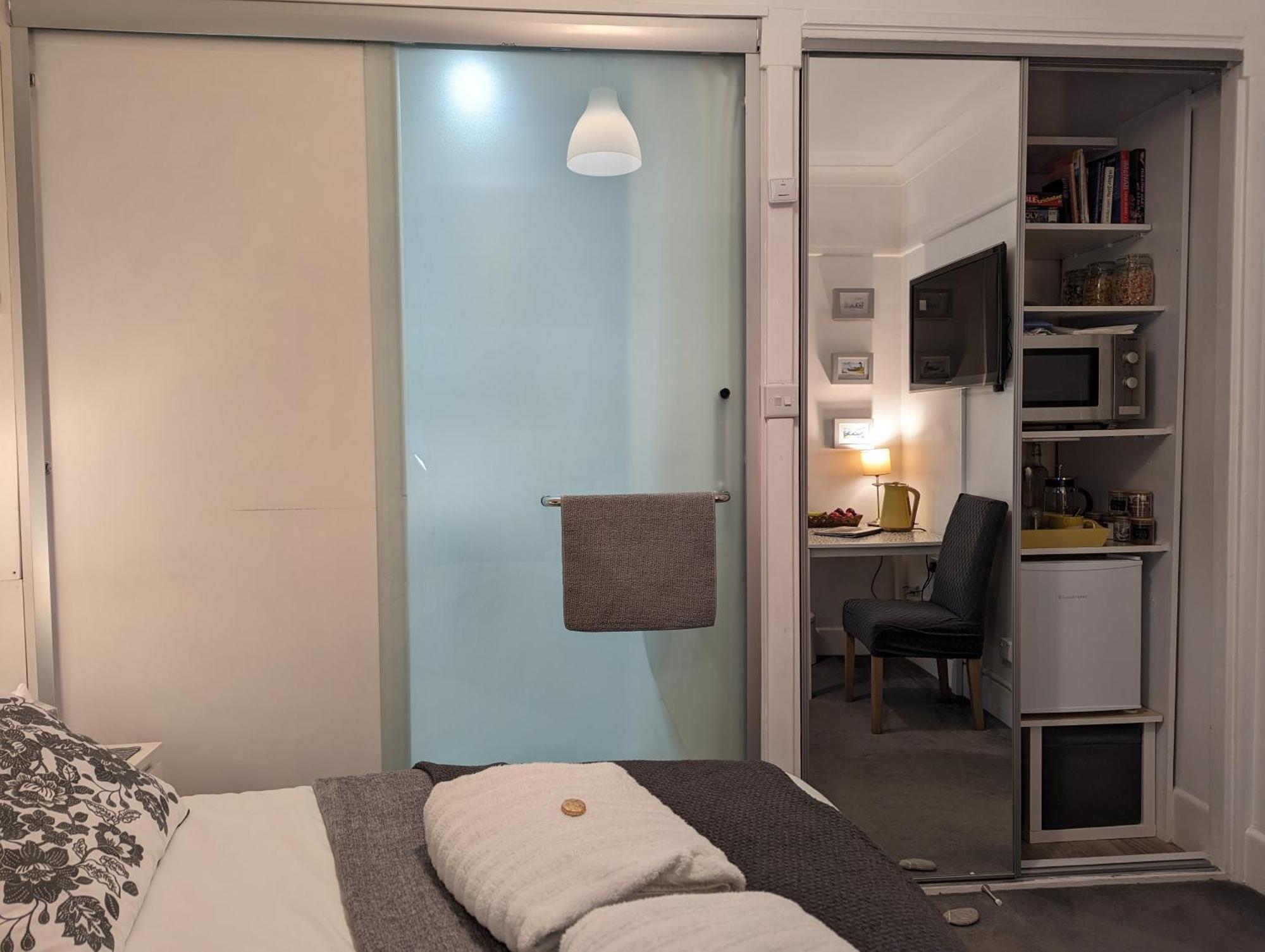 En-Suite Nook Near Forest & Sea, Super Value With Fridge, Microwave And Tv Lymington Exteriör bild